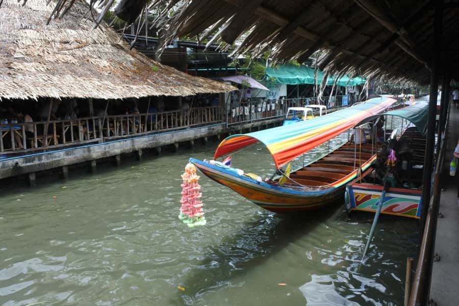 Local Weekend Markets: Khlong Lat Mayom & Chatuchak Tour - Or Tor Kor: Bangkok’s market for perfect produce
