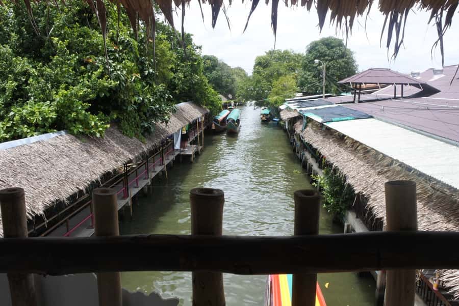 Local Weekend Markets: Khlong Lat Mayom & Chatuchak Tour - Who should book this market tour?