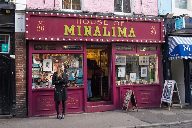 London Private Walking Tour: Notting Hill, Highlights & Markets - What the private format is worth