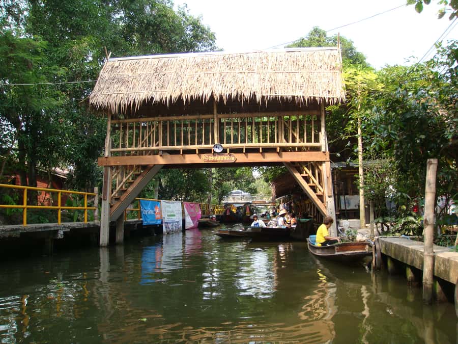 Longtail Boat Adventure to the Local Weekend Floating Market - Meeting at Wutthakat and getting on the water