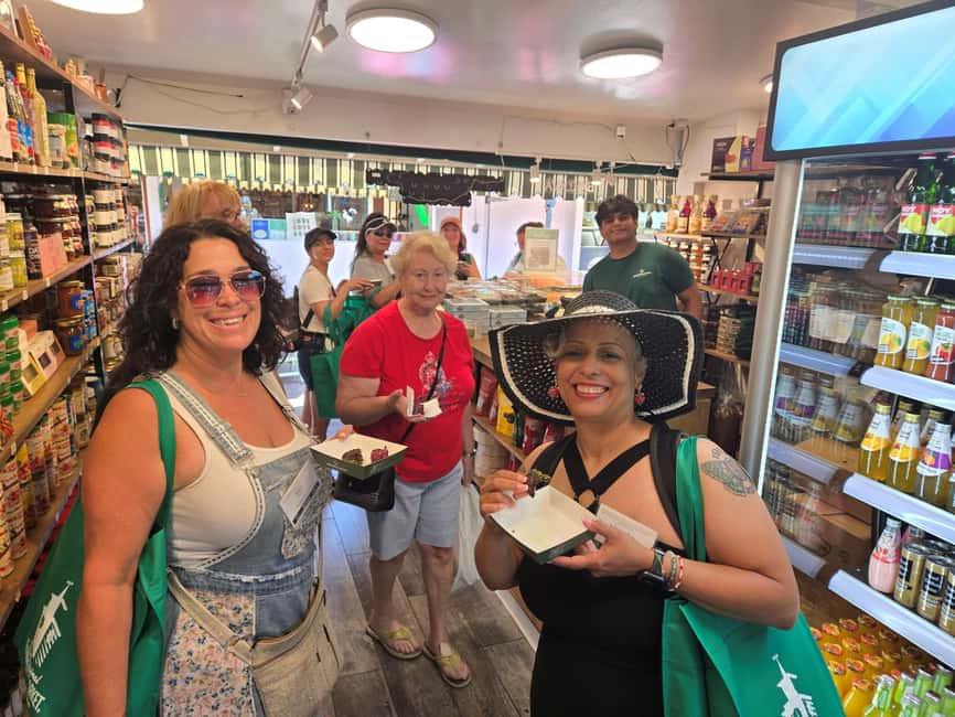 Los Angeles: Original Farmers Market Food & History Tour - Meeting beneath the clock tower at 6333 West Third