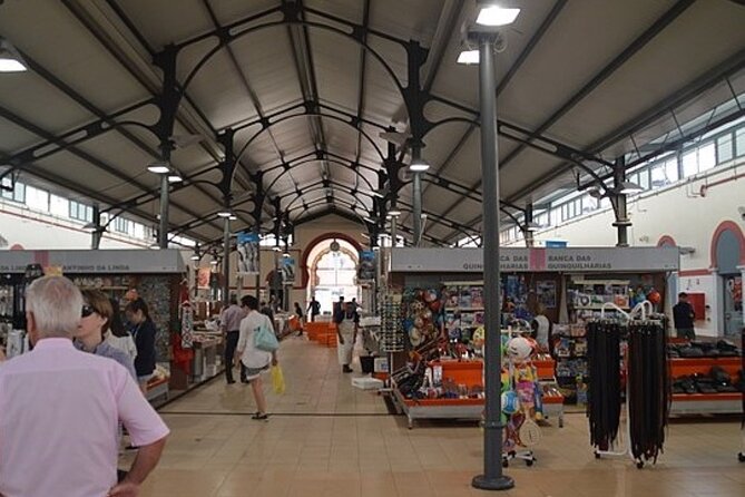Loule Traditional Market Tour - Air-conditioning and WiFi help on the road