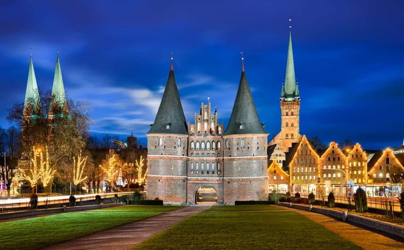 Lübeck: Christmas Market and Historical City Tour - Why this Lübeck Christmas walk works