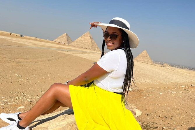 Luxury Private Tour Giza Pyramids ,Egyptian Museum and Bazaars - One hour for local Egyptian souvenirs