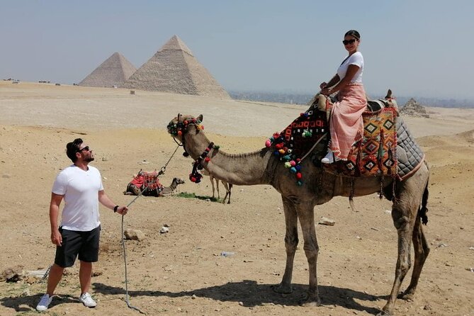 Luxury Private Tour Giza Pyramids ,Egyptian Museum and Bazaars - Why a private car changes the day