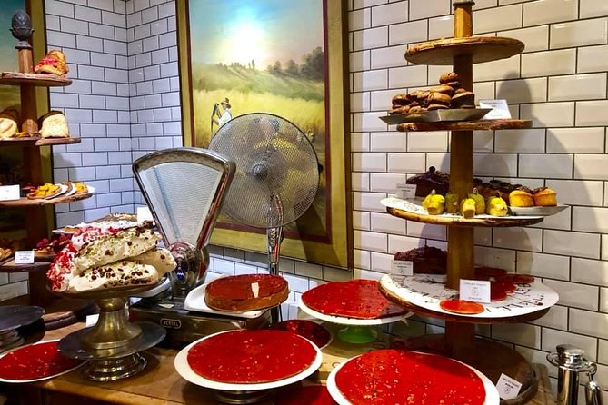 Lyon Morning Food Market Tasting Tour in Les Halles Paul Bocuse - The value of a small group of eight