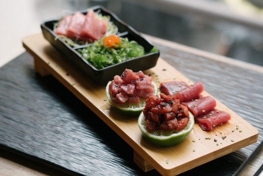 Madrid: Premium Bluefin Tuna Tasting at San Miguel Market - Choosing a Spanish drink with the tasting