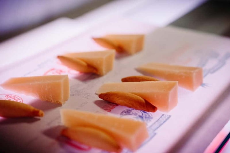 Madrid: Ultimate Food Tour of Local Markets & Tapas - Finishing at Plaza Mayor