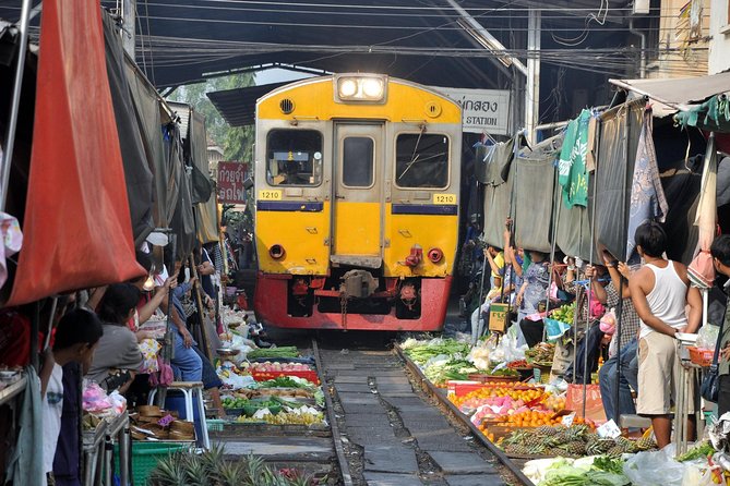 Maeklong & Damnoen Saduak Markets: Railway & Floating Market Tour - Who will enjoy this outing most