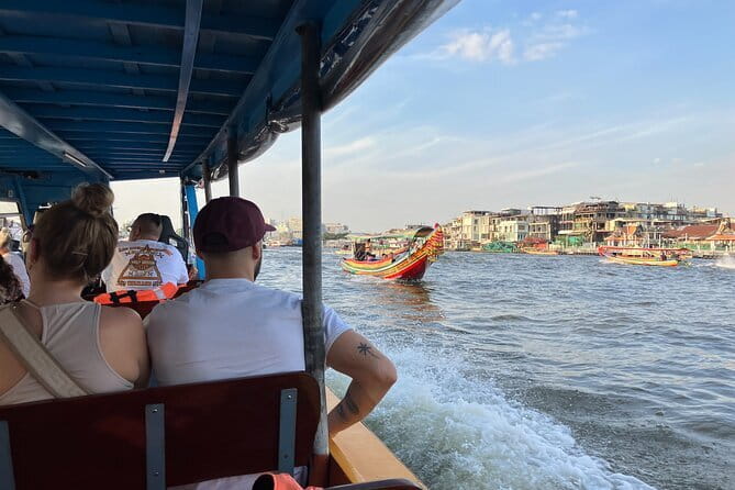 Maeklong Railway and Damnoen Saduak Floating Market Tour - Wat Bang Kung and the Buddha inside the tree