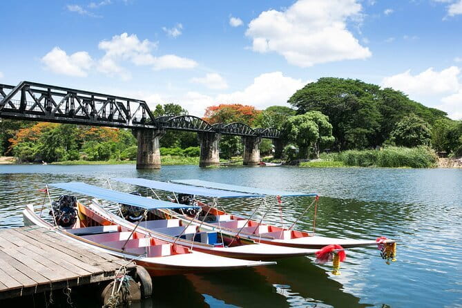 Maeklong Railway and Damnoen Saduak Floating Market Tour - Finishing at Jodd Fairs in Bangkok