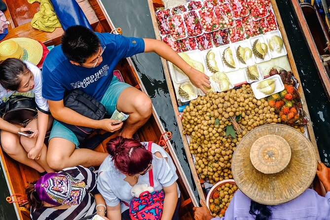 Maeklong Railway & Damnoen Saduak Floating Market Tour – Full Day - Who should book this market day