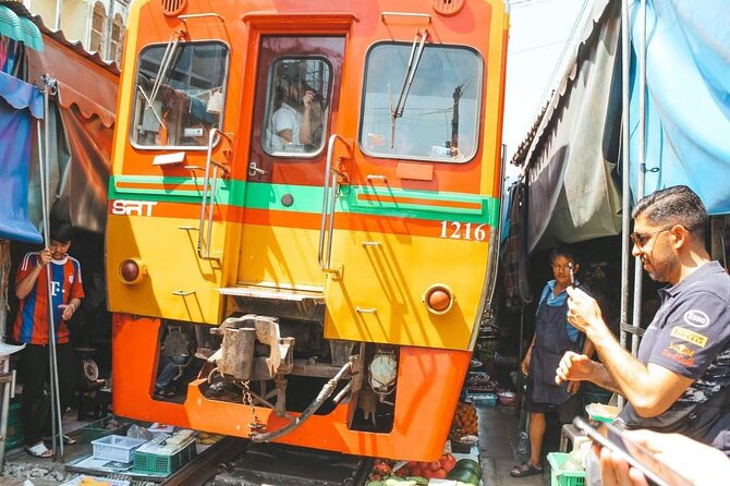 Maeklong Railway Market and Damnoen Saduak Floating Market Tour From Bangkok - Why the railway market is the main event