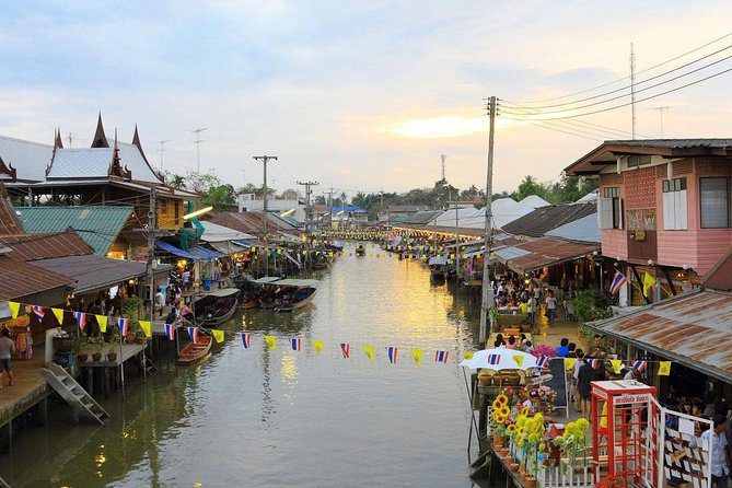 Maeklong Railway Market and Floating Market Tour from Bangkok - The canal ride at Damnoen Saduak