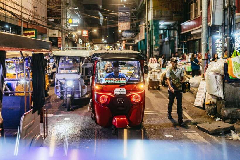 Manila: Guided Night Market Experience - A quick taste of local neighborhood life