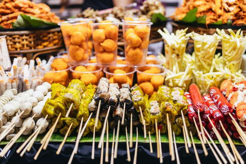 Manila: Guided Night Market Experience - Shopping for Filipino clothes and everyday goods
