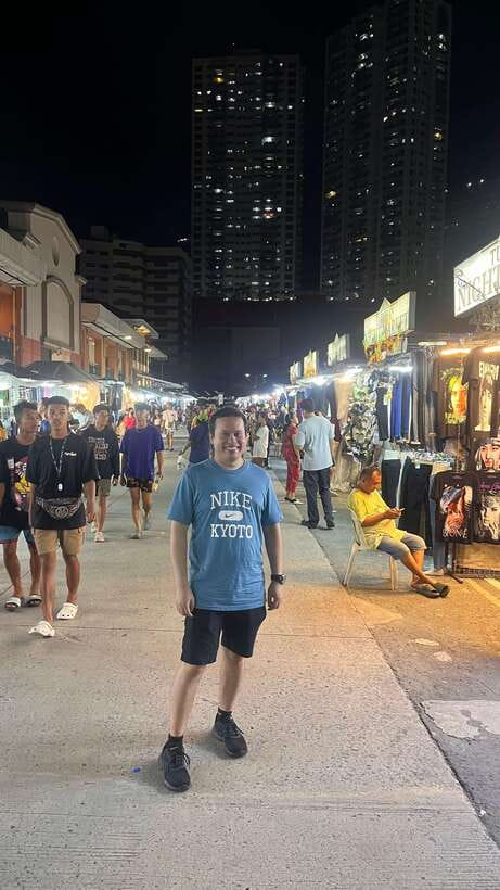 Manila Night Market with Local Guide - Riding Manila’s jeepney and tuk-tuk