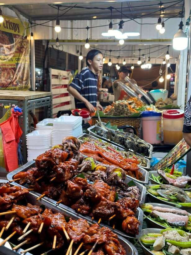 Manila Street food and Night Market Tour - What the guide adds to the food