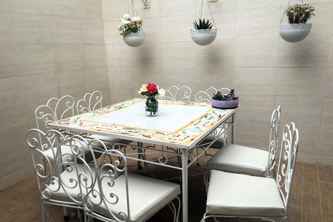 Market Tour & Moroccan Cooking Class in Casablanca with Transfers - The welcome matters as much as the cooking