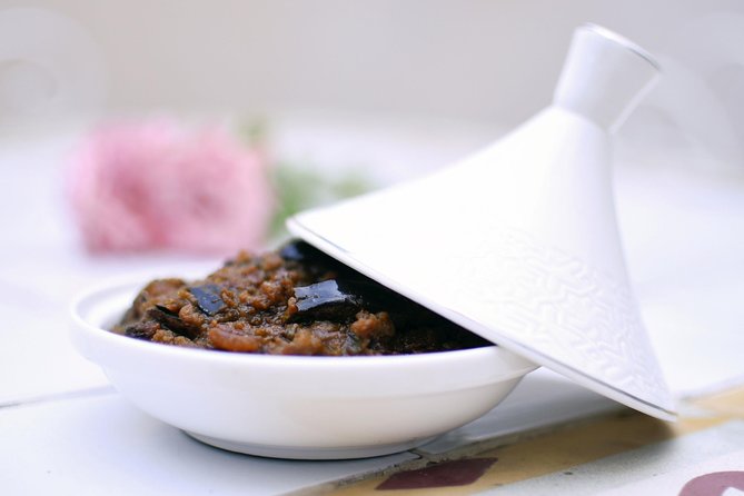 Market Tour & Moroccan Cooking Class in Casablanca with Transfers - Timing, Friday visits, and the five-hour pace