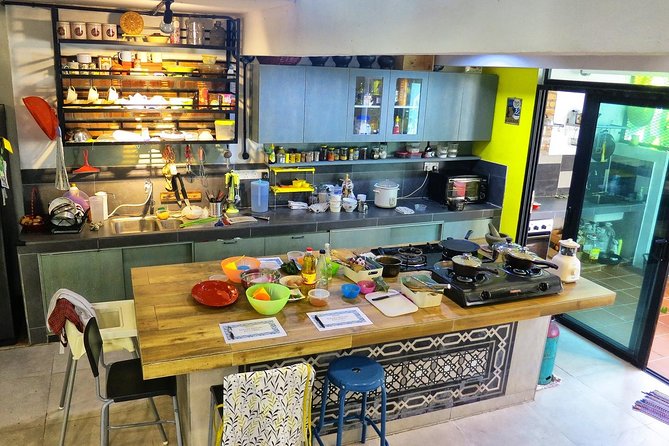 Market Visit & Private Hands-on Cooking Class at Daun Senja - Key points at a glance