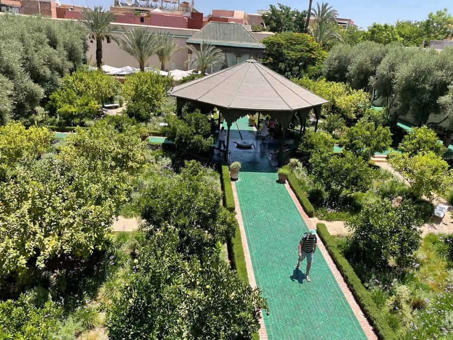 Marrakech: 3-Hour Monuments, Souks & Old Medina Walking Tour - Bahia Palace and its complicated stories