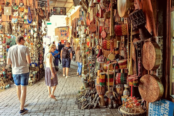 Marrakech: Bahia Palace, Saadian Tombs, Souk and Medina Tour - Why this four-hour route works in Marrakech