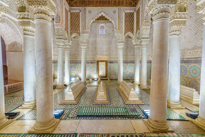 Marrakech: Bahia Palace, Saadian Tombs, Souk and Medina Tour - Bahia Palace and the finest indoor stop