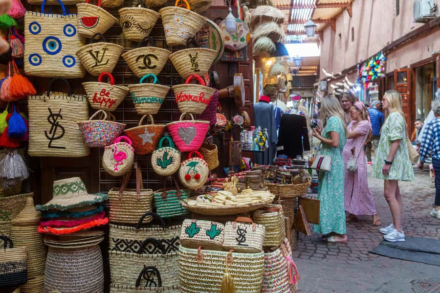Marrakech: Ben Youssef Medersa, Le Jardin Secret & Souk Tour - Ben Youssef Medersa rewards close attention