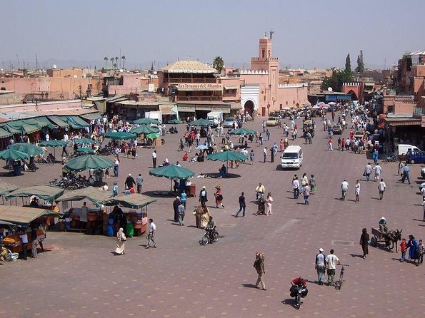 Marrakech: Exclusive Private Shopping Adventure in The souks - Entering the Medina from Jemaa el-Fnaa