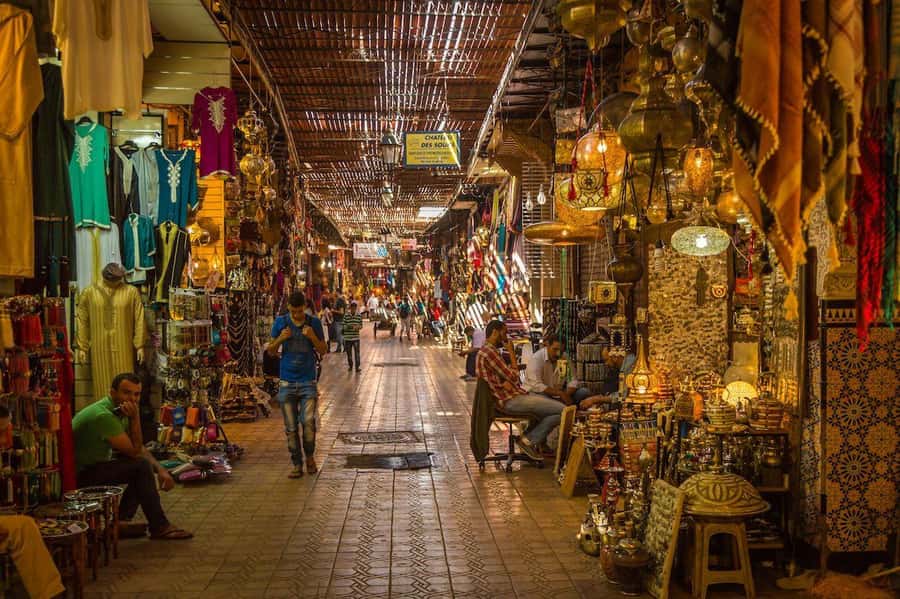 Marrakech: Exclusive Shopping Tour Through the Souks - Jemaa el Fnaa: a lively first look at Marrakech