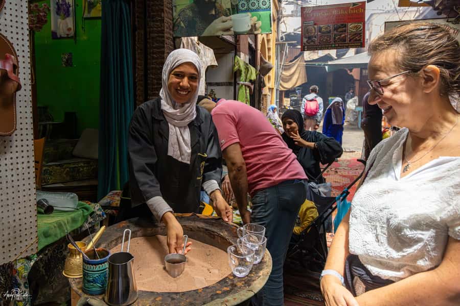 Marrakech: Medina, Souks, Artisans Guided Tour with Mint Tea - Souk Semmarine and the craft behind leather goods