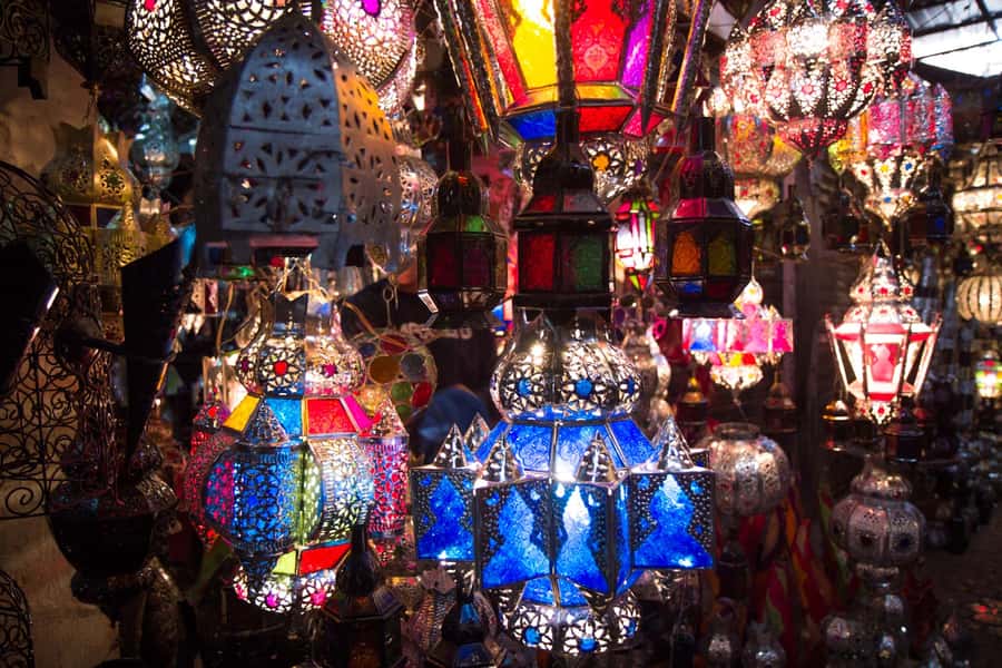 Marrakech Private Souks Shopping Tour - The Farnatchi, hammam heat, and old cooking methods