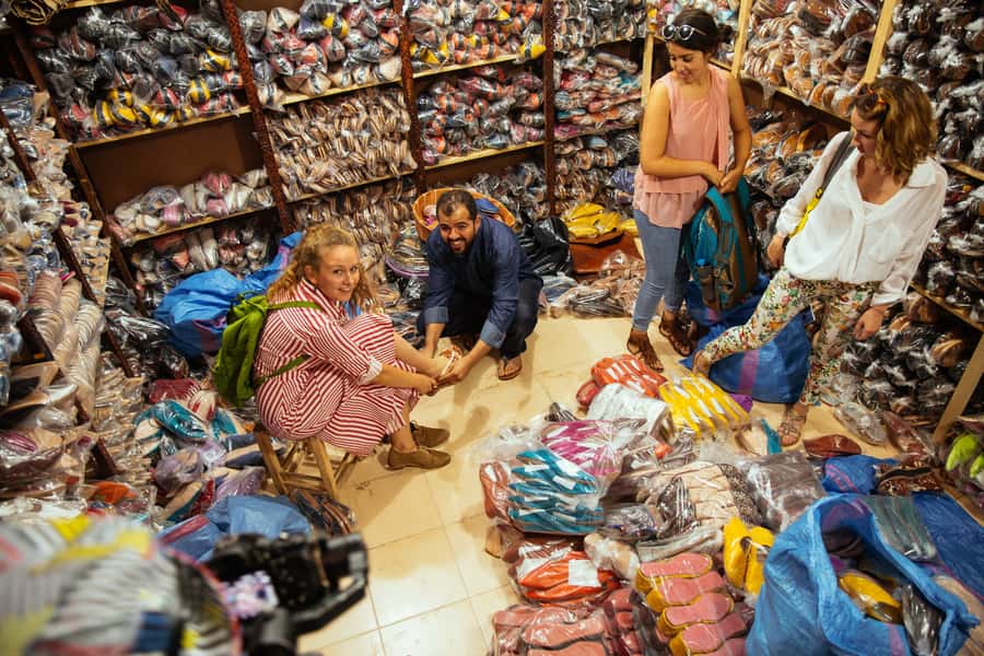 Marrakech: Private Souks Tour with Tea and Traditional Snack - Tea, msemmen, and a useful pause