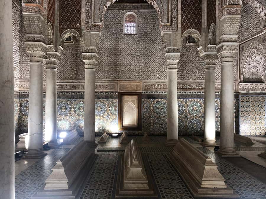 Marrakech: Saadian Tombs, Bahia Palace, Medina and Souk Tour - Through the Medina and its working souks