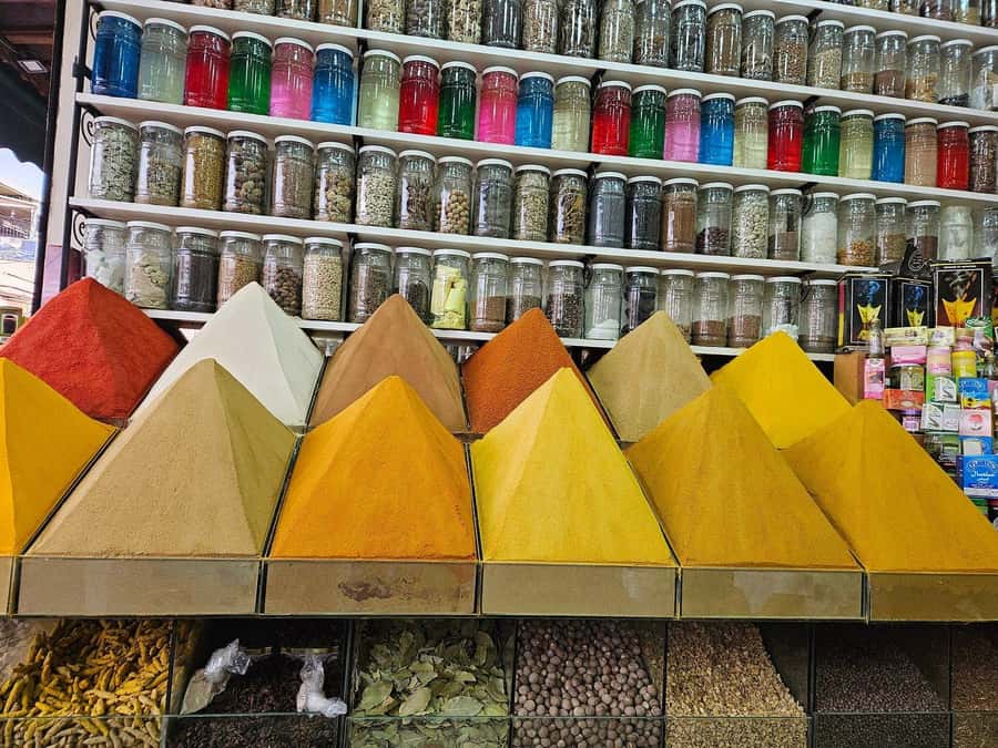 Marrakech & Souk Shopping Tour. - What the guide adds to the experience