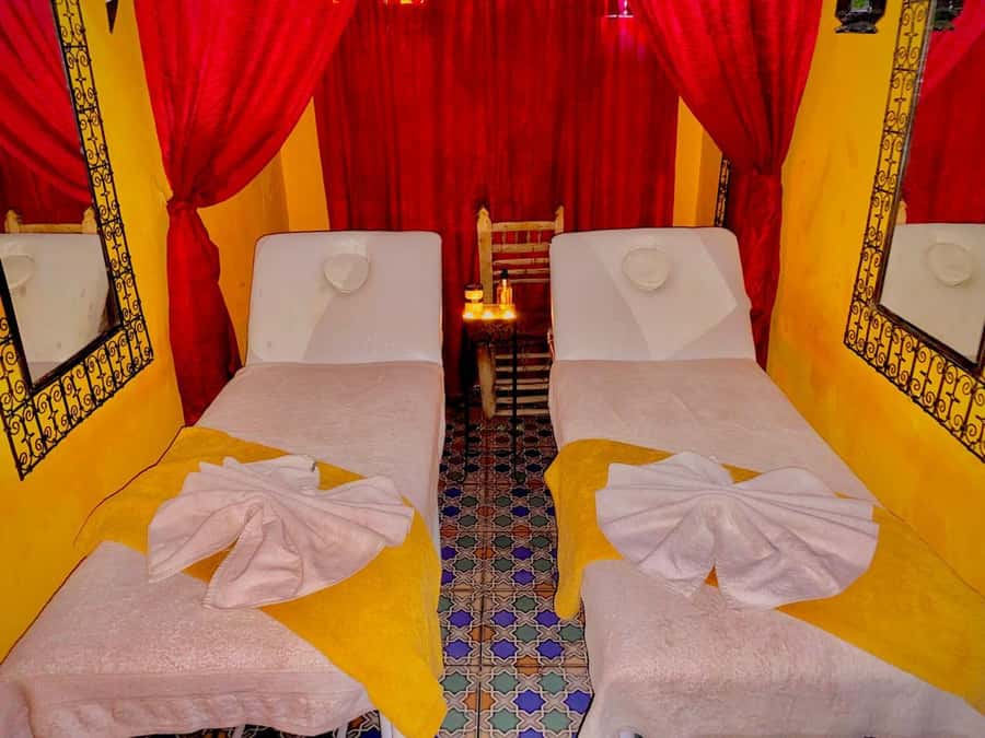 Marrakech: Souk Tour & Berber Hammam with Massage - What the souk walk does well