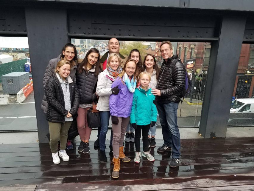 Meatpacking District: Chelsea Market and The Highline Tour - From the High Line into the Meatpacking District