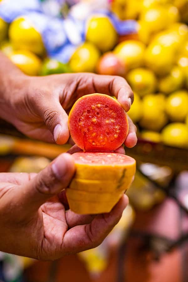 Medellín Multi-sensory Tour in the market, +15 Exotic Fruits - Authentic access, with ordinary market conditions