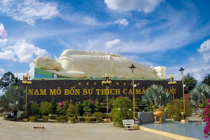 Mekong Delta 2-Day Tour: Floating Markets & Cultural Exploration - Cai Rang Floating Market before the day heats up