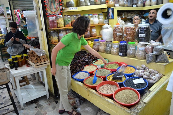 Mercado walking food tour - The Mercado reveals Mazatlán’s everyday food culture