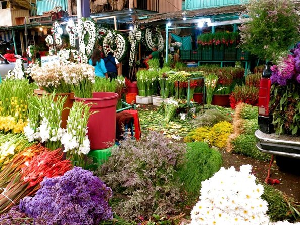 Mexico City: Hidden Markets, Street Food & Salsa-Making Tour - Food, art, and history work better together