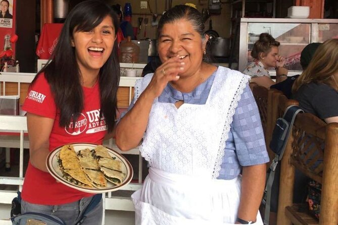 Mexico City: Hidden Markets, Street Food & Salsa-Making Tour - Riding the Metro to Mercado Jamaica