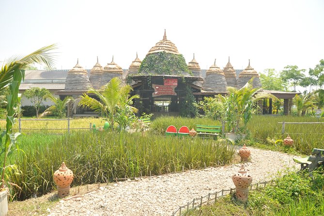 Morning Cooking Class in Organic Farm with Local Market Tour - Leaving Chiang Mai for a 13-kilometer farm