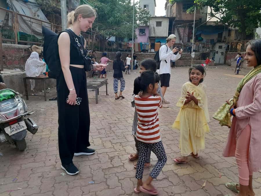 Mumbai:Dhobi Ghat Laundry,Dharavi Slum & Flower market Tour - Key Points at a Glance