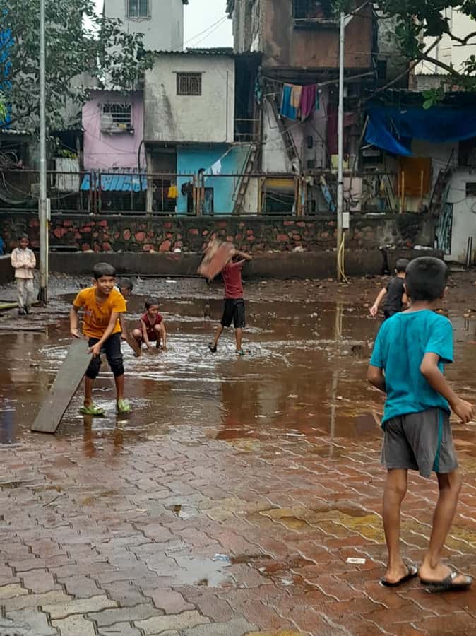Mumbai:Dhobi Ghat Laundry,Dharavi Slum & Flower market Tour - What to Wear and Carry