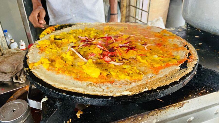 Mumbai: Evening Street Food Tasting & Cultural Market Tour - Chor Bazaar, shopping and a change of pace