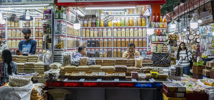 Mumbai: Local Markets & Temples Tour - Crawford Market: produce, meat, and city trade