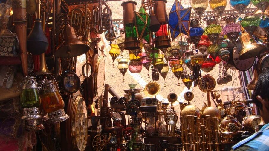 Mumbai Market Tour - The spice, flower, and jewelry markets