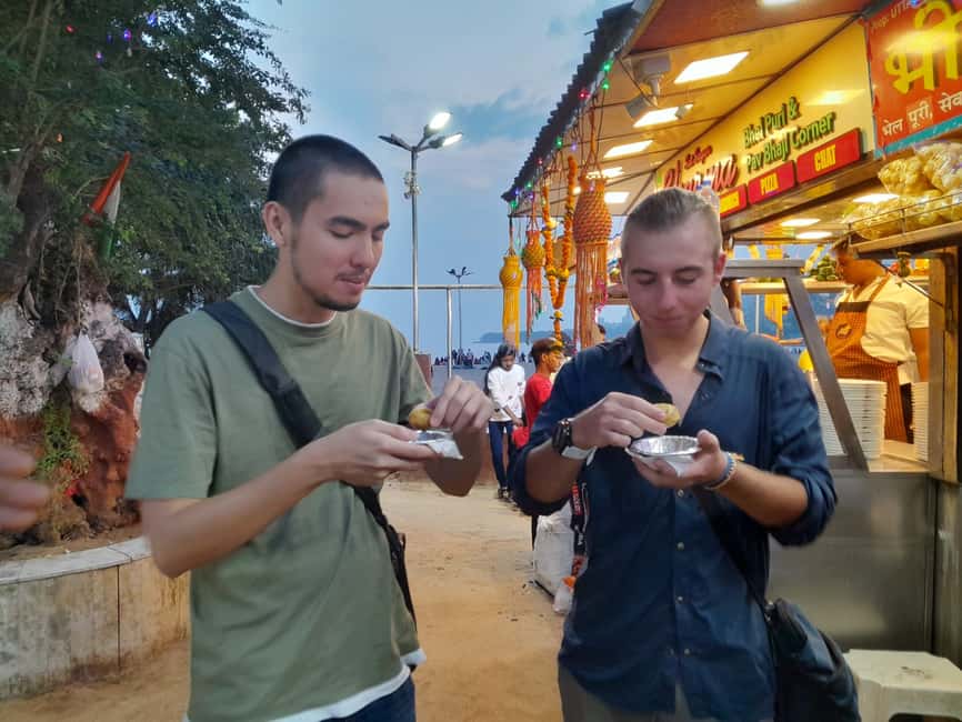 Mumbai Street Food Tour with Evening Bazaar Walk - Minara Masjid and the change from vegetarian to meat